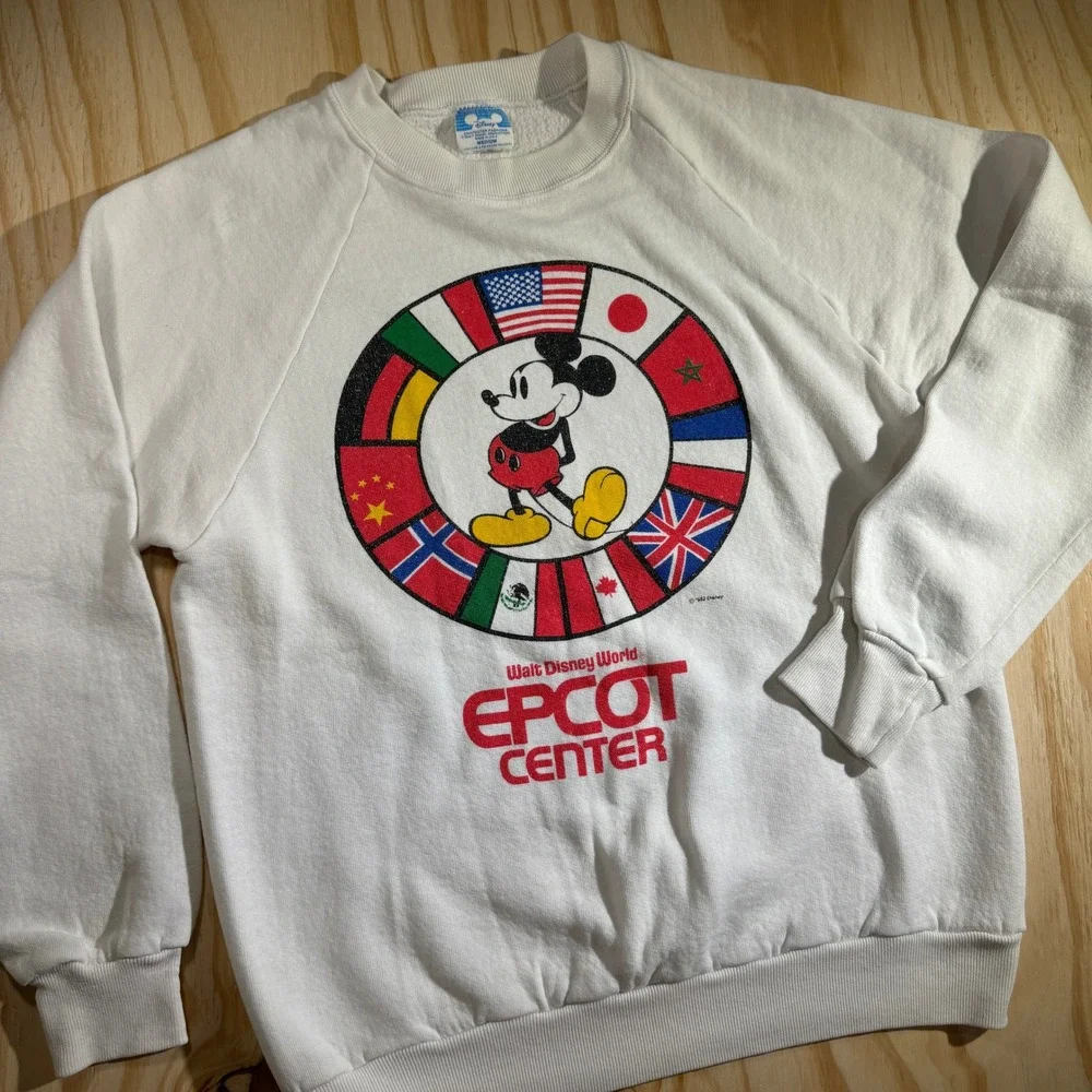 Vintage 1982 Walt Disney World EPCOT Center Mickey Mouse Flag Sweatshirt Medium